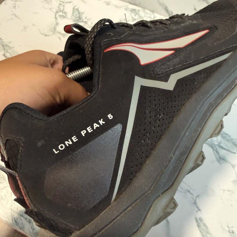 Altra Men 10 Lone Peak 5 Shoe Trail Running Sneaker Black Athletic Activewear - Picture 6 of 8